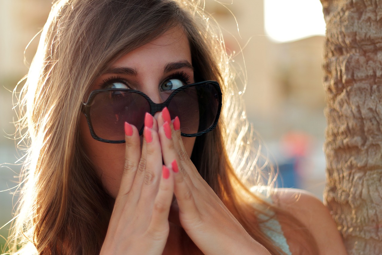 Surprisedwoman-400574_1280
